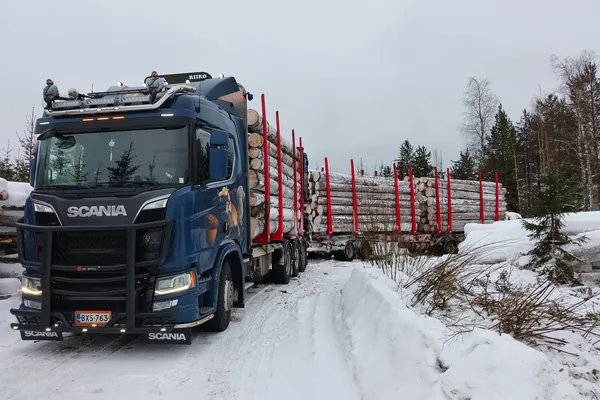Scania-Puunsiirto_Pirioy_600x400